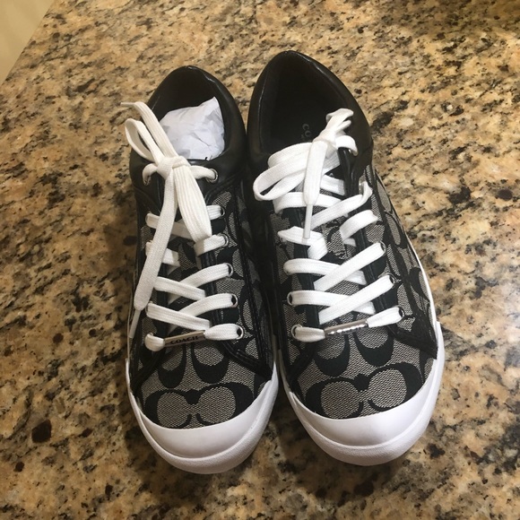 Coach Shoes - 🆕COACH Francesca Blk/Wht Sneakers